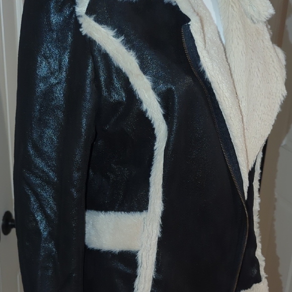 MINKPINK Black and Cream Teddy Jacket - Picture 4 of 8